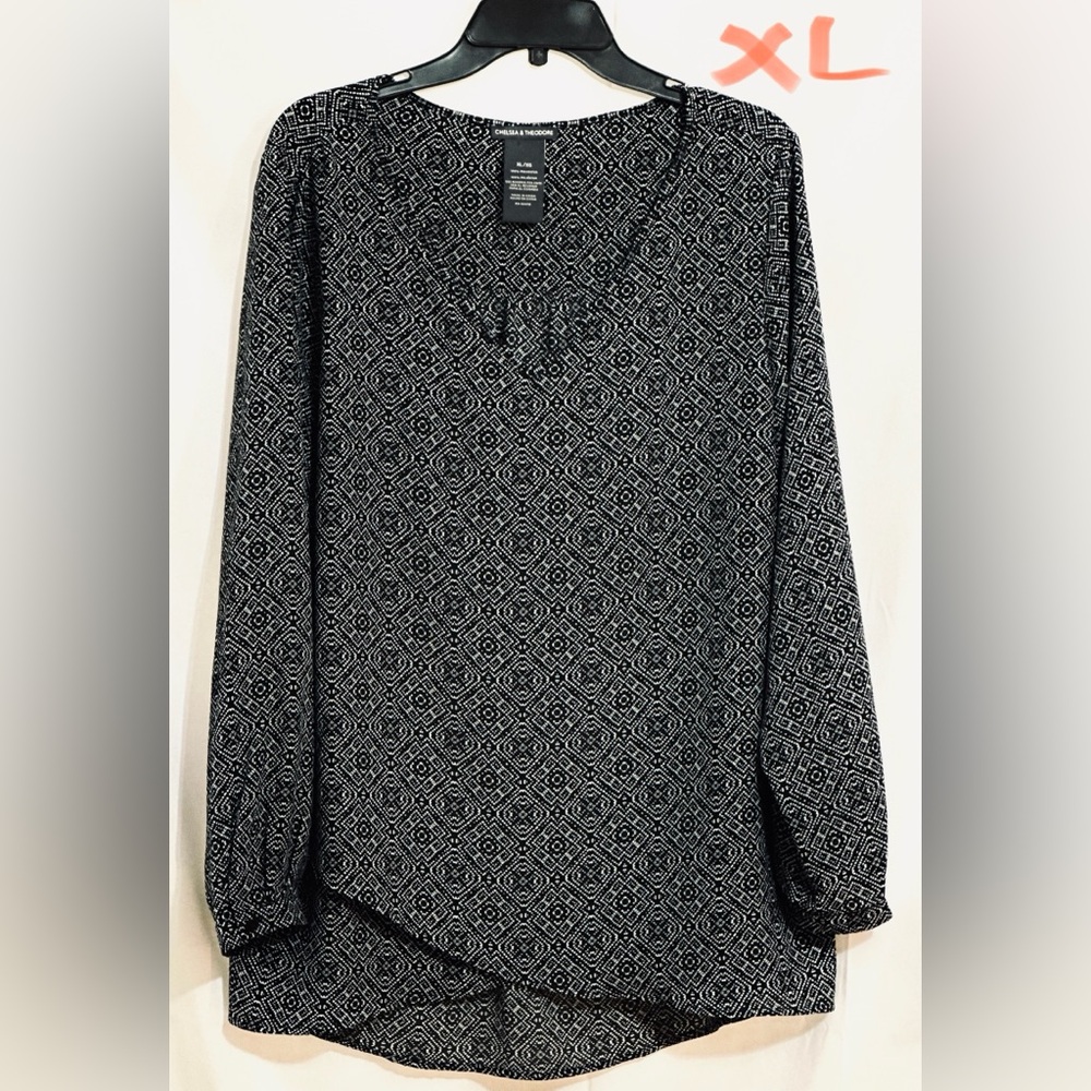 LADIES BLACK & WHITE TOP